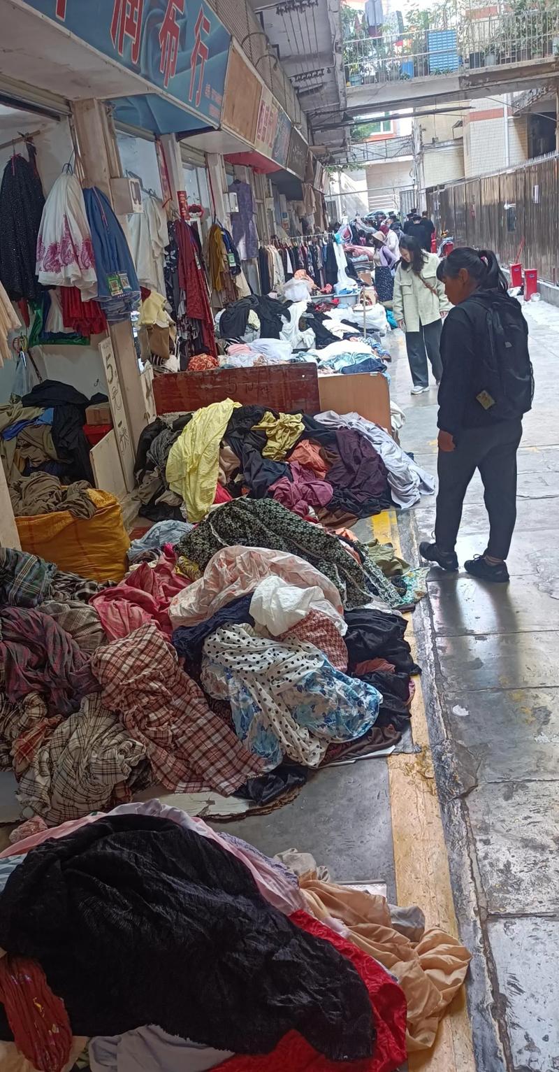 纺织面料批发：行业动态与趋势解析